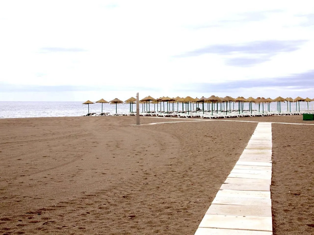 トレモリノスMalaga Los Alamos Beachアパートメント スペイン