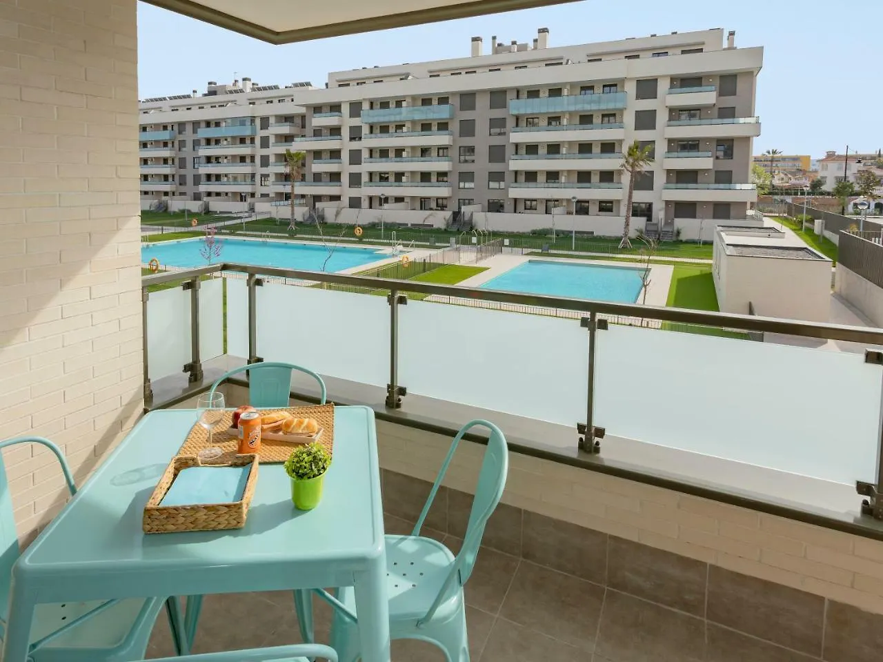 アパート トレモリノスMalaga Los Alamos Beachアパートメント